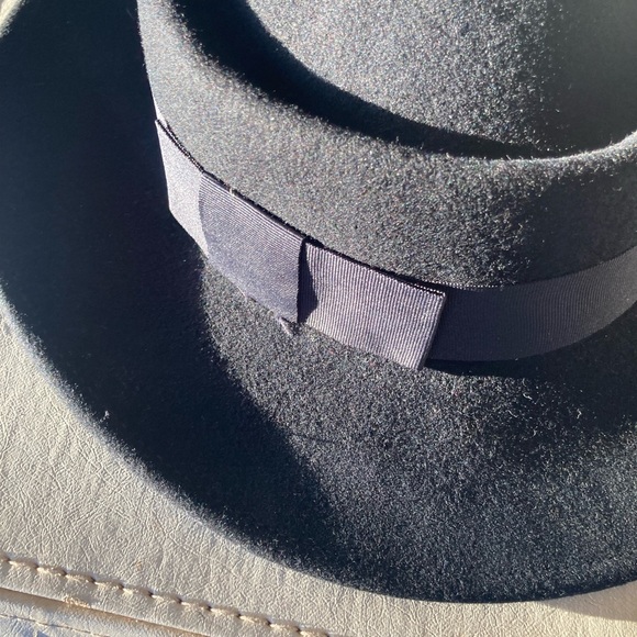 Patricia Stevens Tote Case with Hat. - Picture 9 of 16